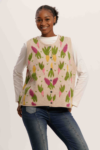 HarvestHug Knit Vest – Cozy Sleeveless Cardigan with Carrot Motif