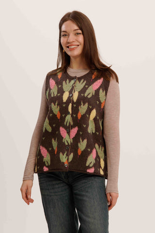 HarvestHug Knit Vest – Cozy Sleeveless Cardigan with Carrot Motif