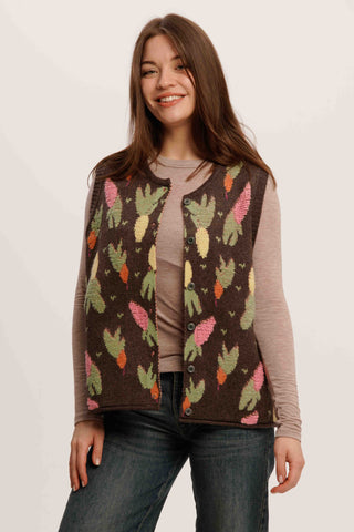 HarvestHug Knit Vest – Cozy Sleeveless Cardigan with Carrot Motif