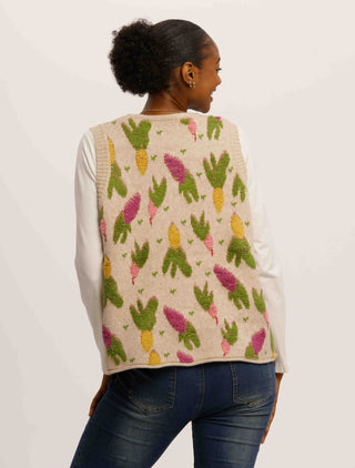 HarvestHug Knit Vest – Cozy Sleeveless Cardigan with Carrot Motif
